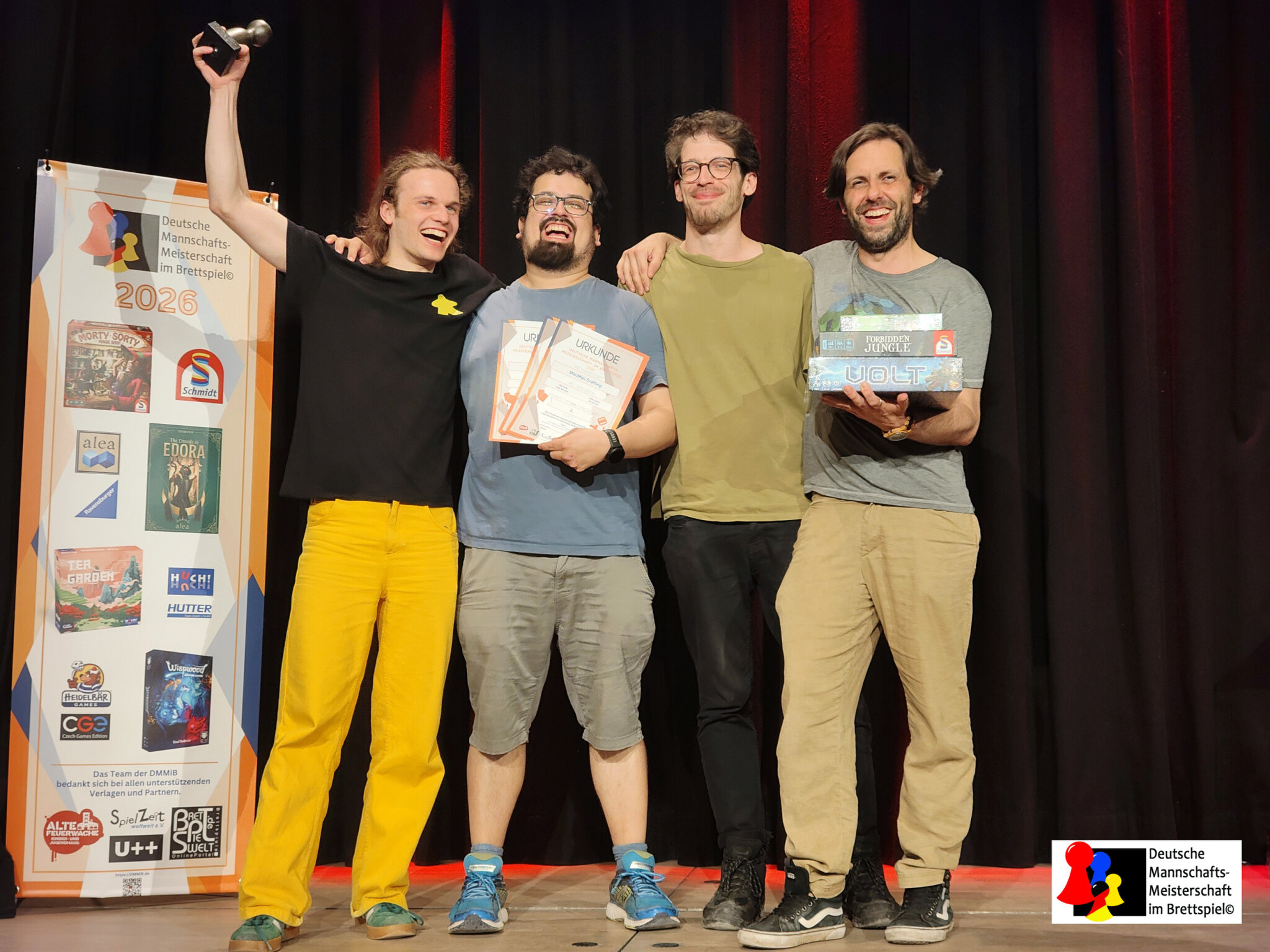 I quattro giocatori di MauMau Drafting festeggiano il terzo posto alla finale tedesca 2026