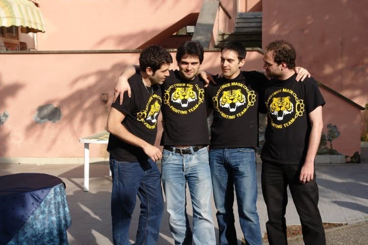Quattro giocatori della squadra Tiger Mask in maglia «Tiger Mask Fighting Team» agli Italian Masters 2010.