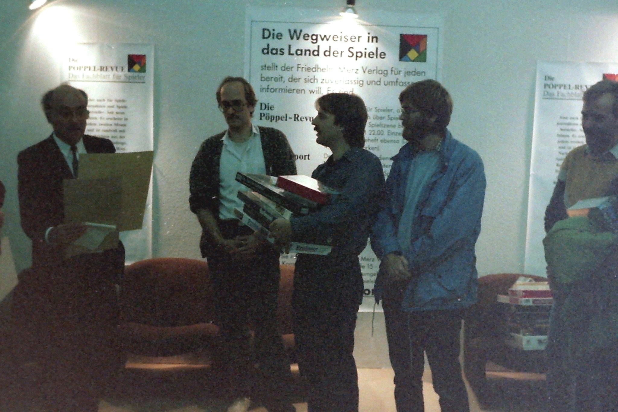 Friedhelm Merz e Sven Kübler sul palco alla premiazione del campionato tedesco a squadre, SPIEL Essen 1986