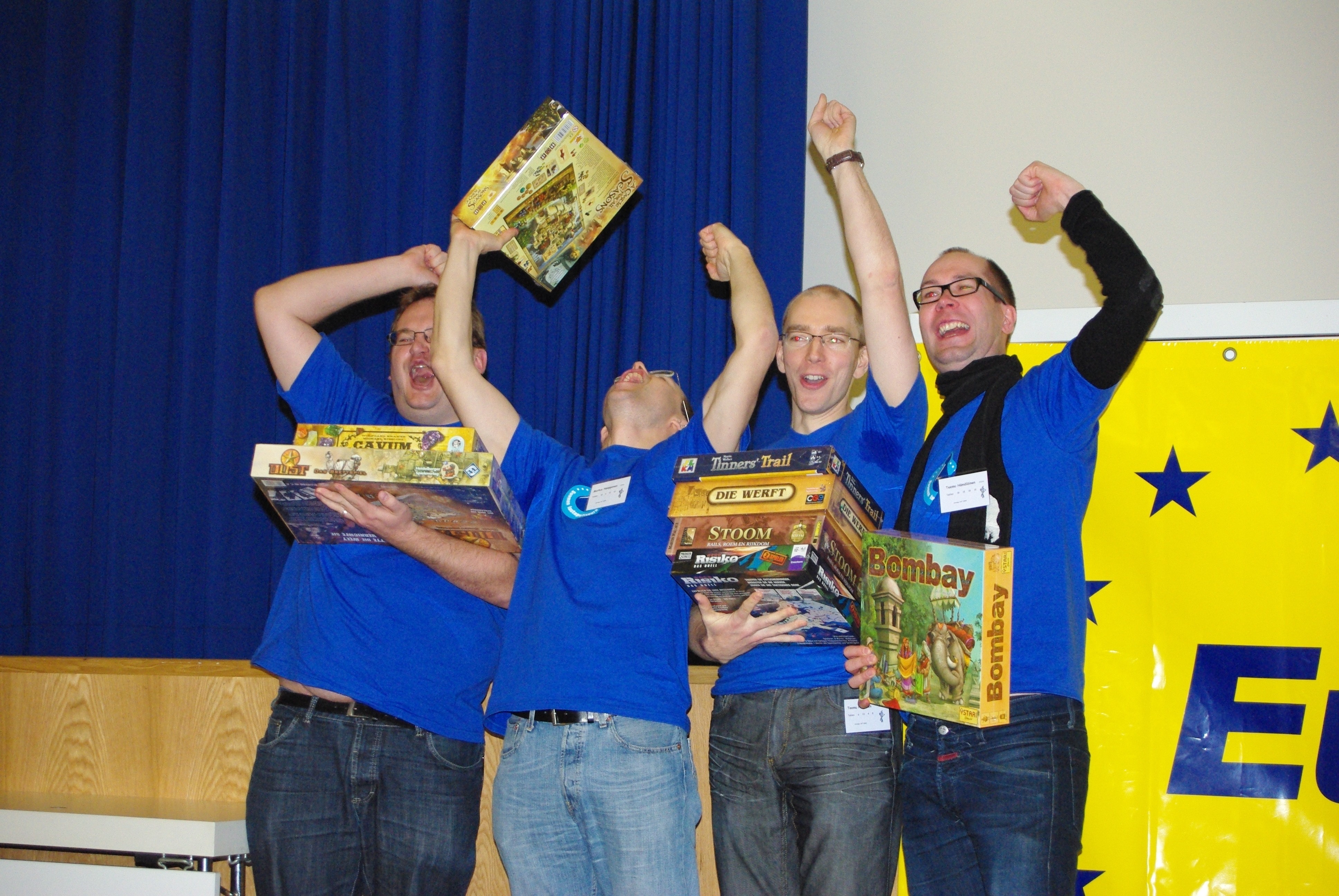 Il team finlandese Los Caballeros festeggia la vittoria all'Europe Masters 2009